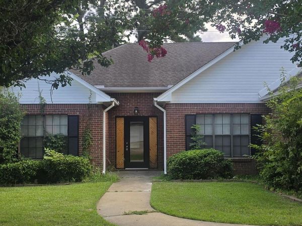 212 Village Circle, Canton, MS 39046