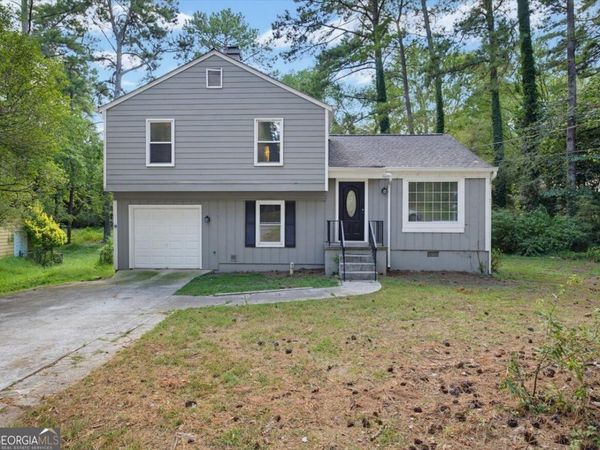 429 Sherwood Circle, Stone Mountain, GA 30087
