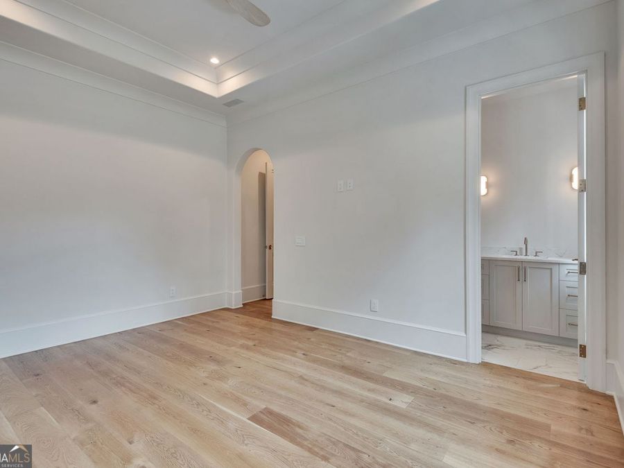 Property Image 101