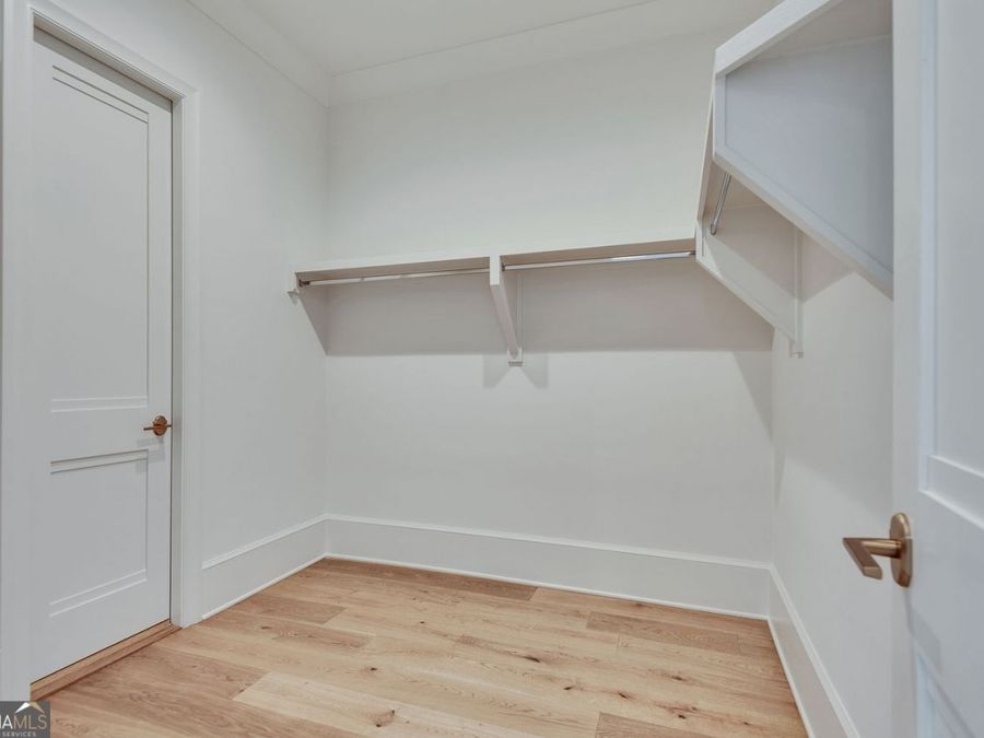 Property Image 100
