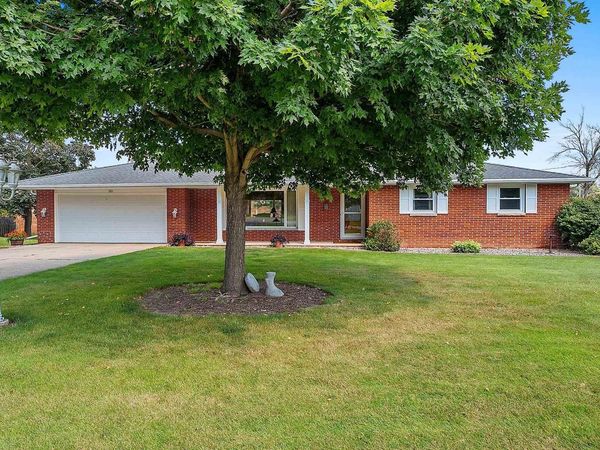 161 PARKSIDE COURT, Green Bay, WI 54313