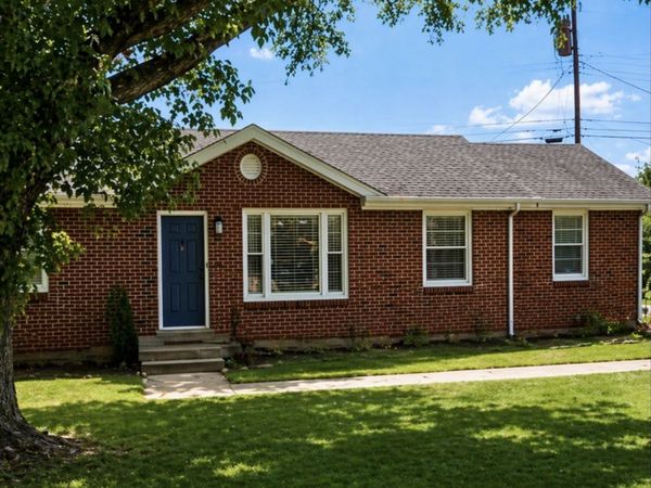 823 Glendale Dr , Clarksville, TN 37043