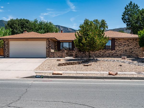 1604 Monte Largo Drive NE, Albuquerque, NM 87112