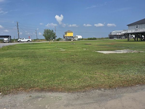 7240 Shoreline Dr, Chauvin, LA 70344