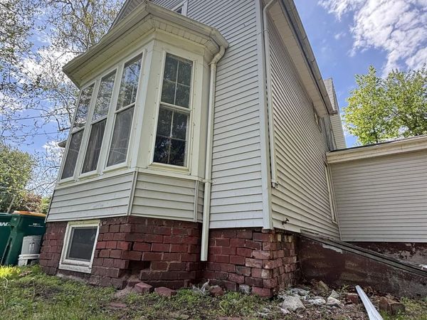 499 YATES Street, Galesburg, IL 61401