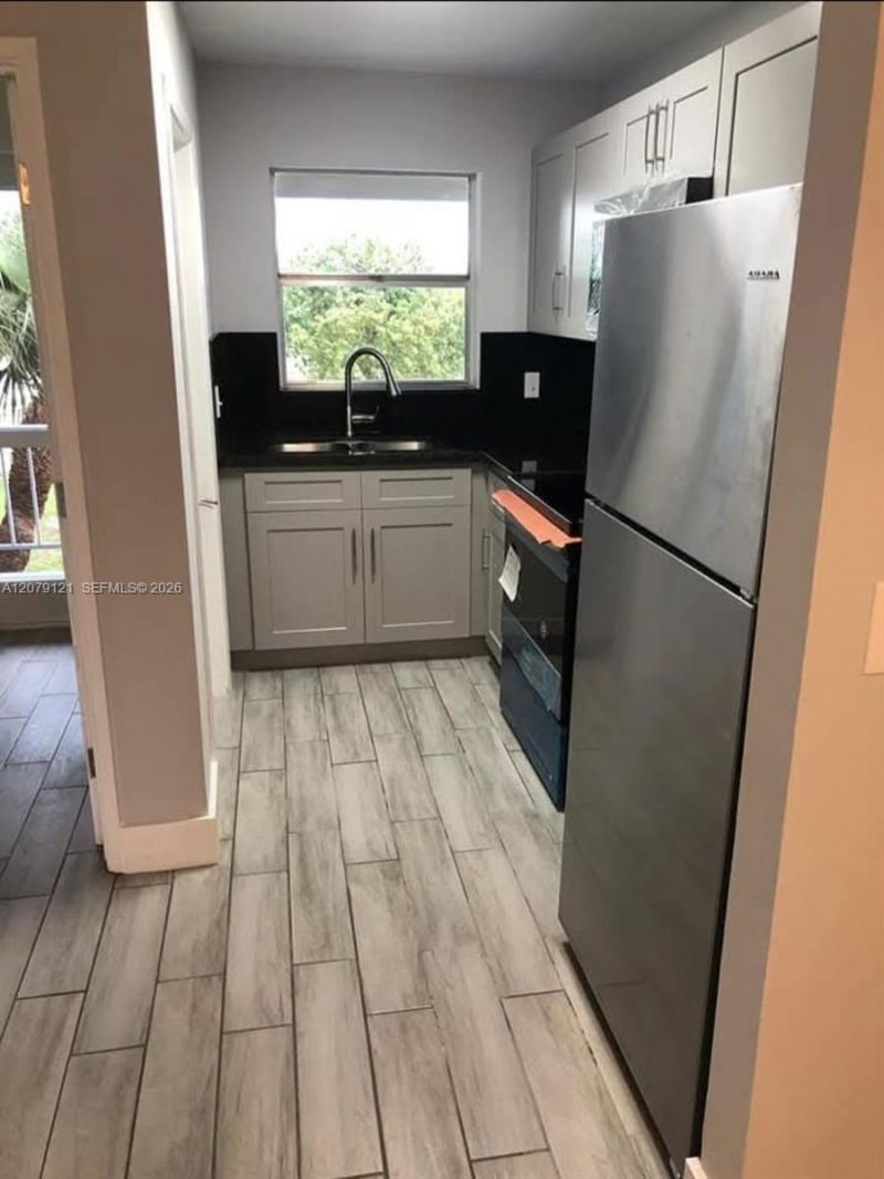 250 Layne Blvd, Unit 307, Hallandale Beach, FL 33009 Photo