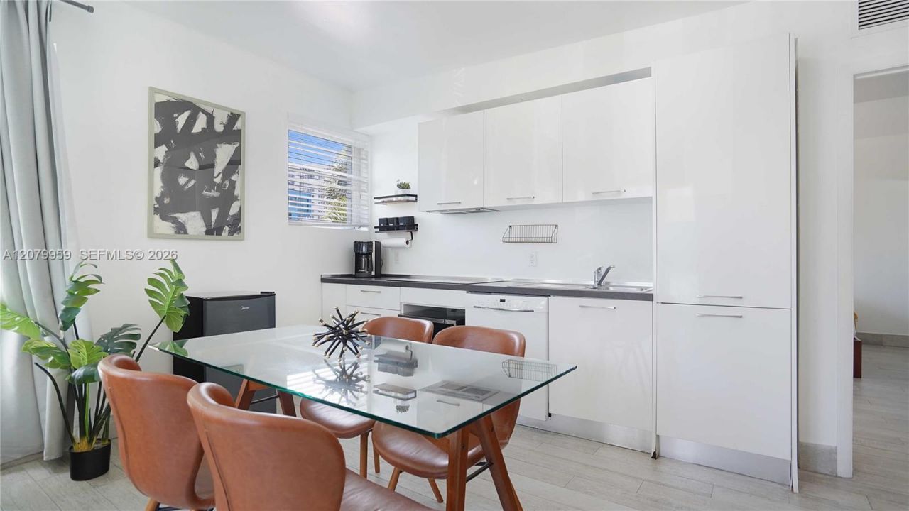 1321 15th, Miami Beach, FL 33139 Photo