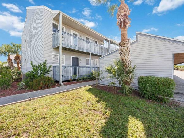 259 FENWICK DRIVE , Unit 40, VENICE, FL 34285