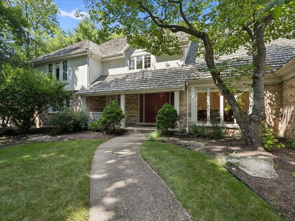 30 Brierfield Court , Lake Bluff, IL 60044