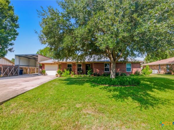 411 Dove Drive, Victoria, TX 77905