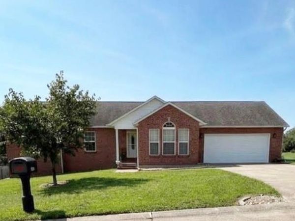 1425 Jennifer Drive, Jackson, MO 63755