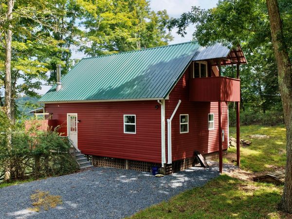 832 Palla Fair Rd, Ronceverte, WV 24970