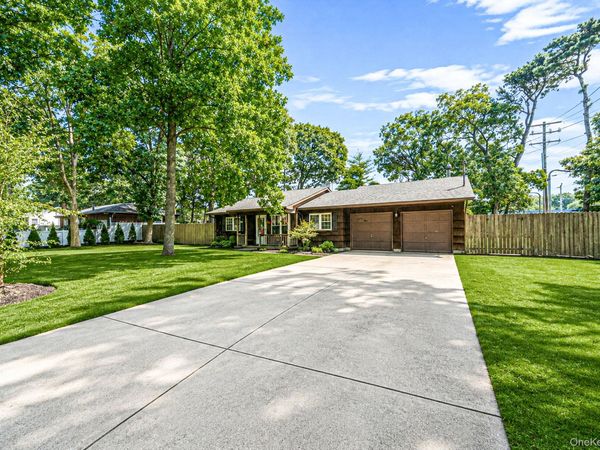 21 Windus Drive , Shirley, NY 11967
