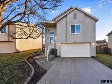 18211 Edna Street, Omaha, NE 68136
