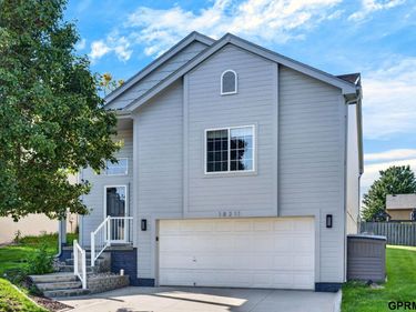 18211 Edna Street, Omaha, NE 68136