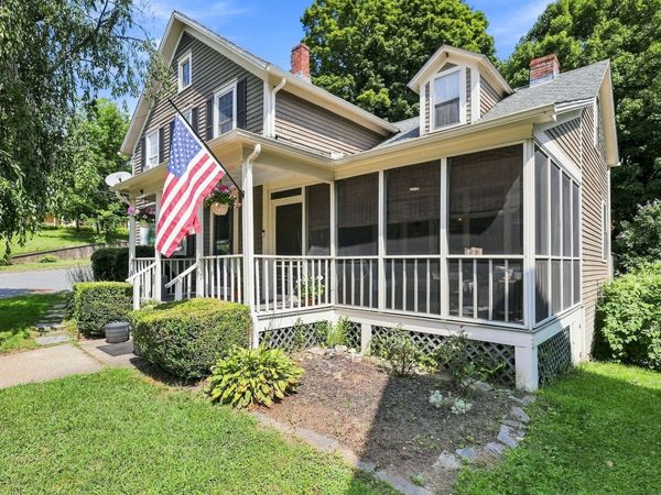 3 Pleasant Street, Huntington, MA 01050