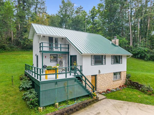 13611 State 16, Houston, MN 55943