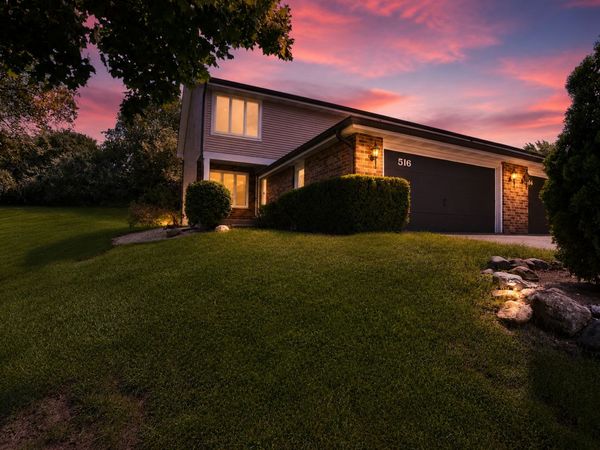 516 N Thornwood Drive , McHenry, IL 60050