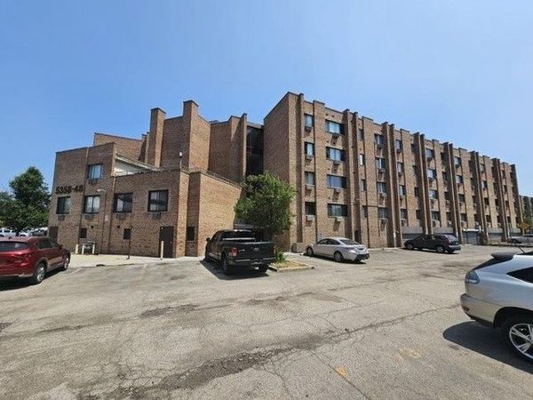 5348 N Cumberland Avenue , Unit 405, Chicago, IL 60656