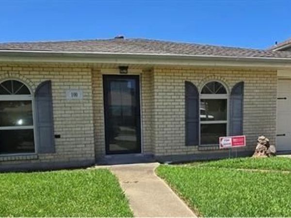 100 JASMINE Lane , Westwego, LA 70094
