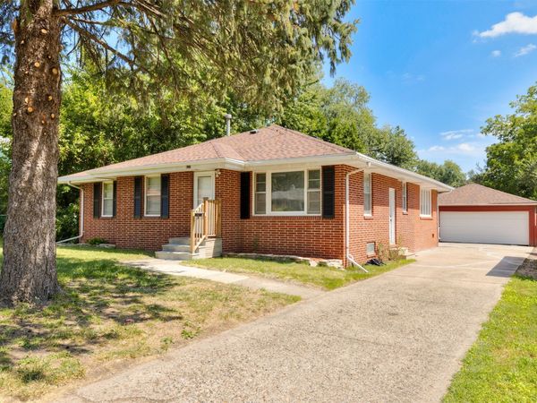 617 13th Street, West Des Moines, IA 50265