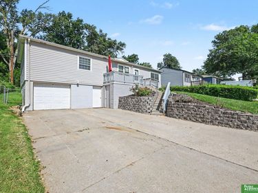 7418 S 76th Avenue, La Vista, NE 68128