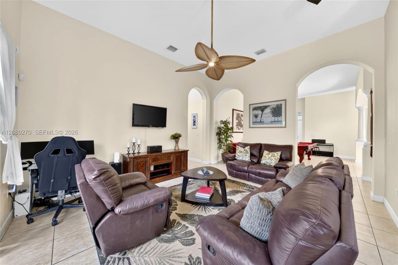7548 SW 189th St , Cutler Bay, FL 33157 Photo