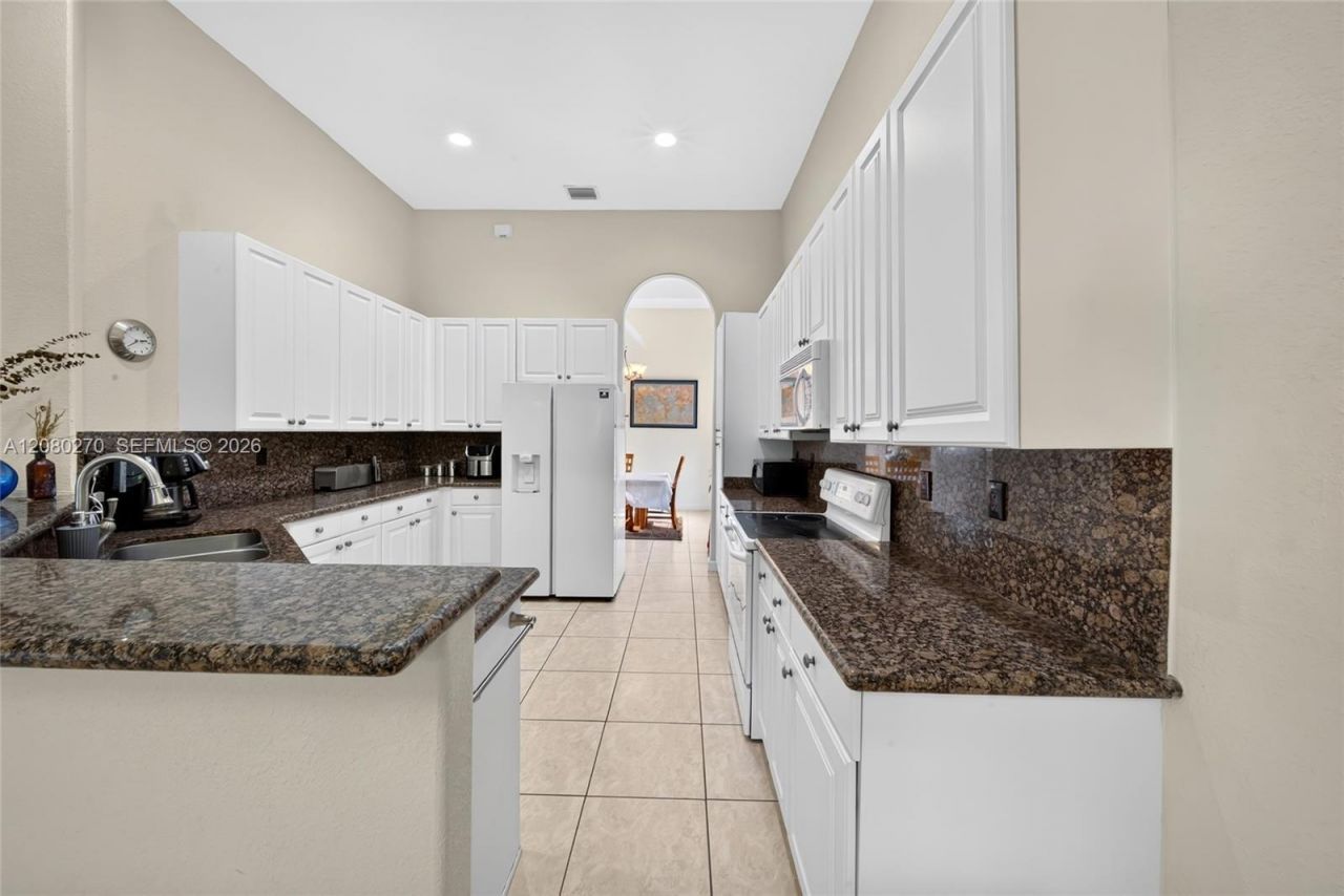 7548 SW 189th St , Cutler Bay, FL 33157 Photo
