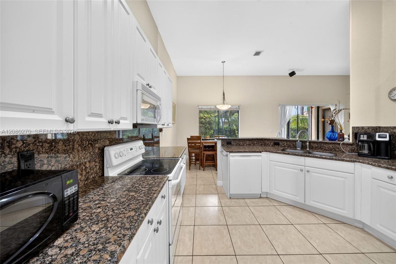 7548 SW 189th St , Cutler Bay, FL 33157 Photo
