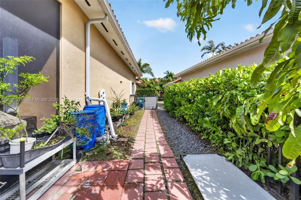 7548 SW 189th St , Cutler Bay, FL 33157 Photo