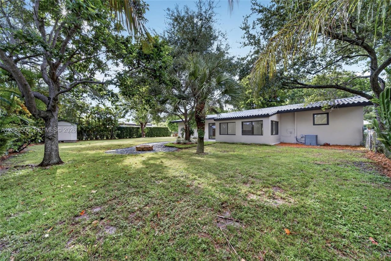 8230 SW 117th Ter, Miami, FL 33156 Photo