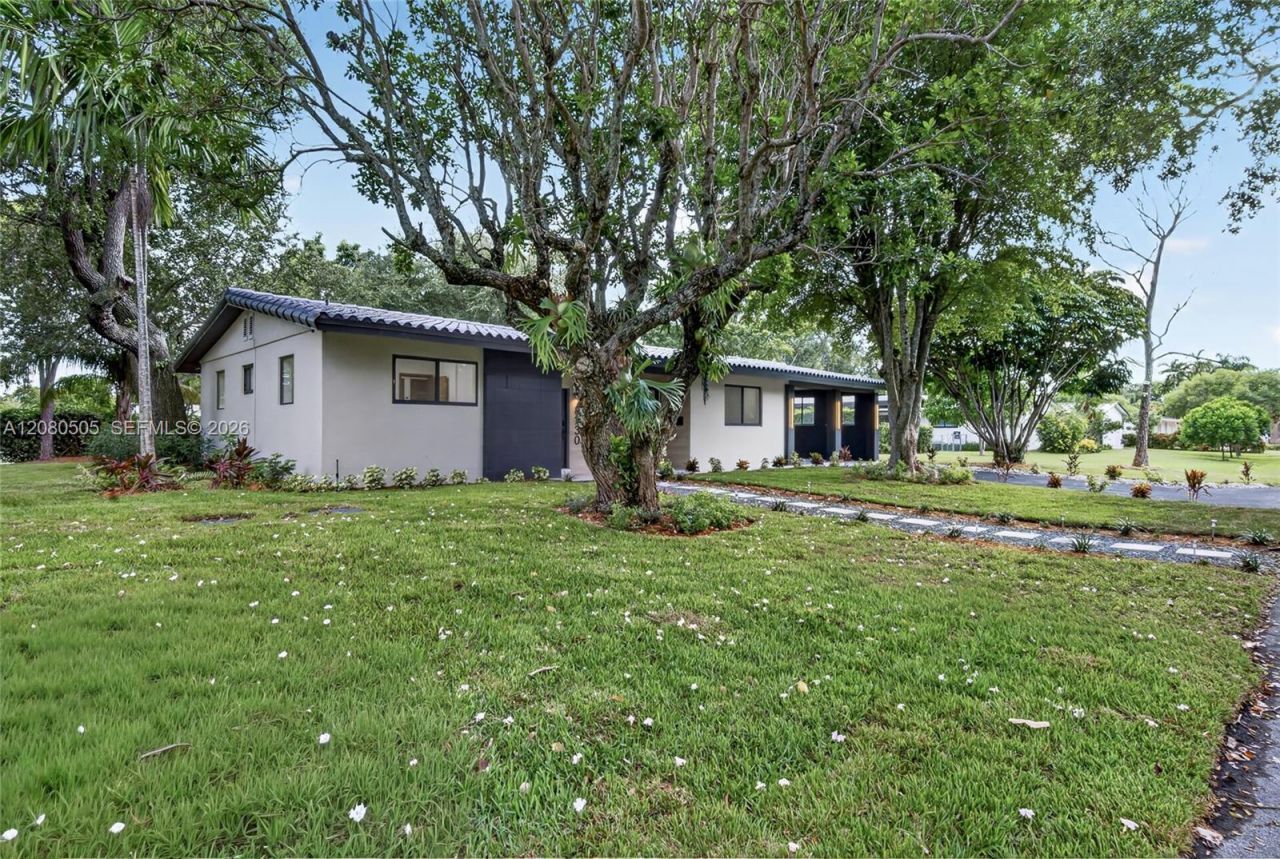 8230 SW 117th Ter, Miami, FL 33156 Photo