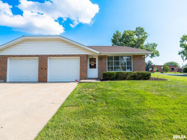 2752-56 W MILLBROOK Court, Peoria, IL 61615