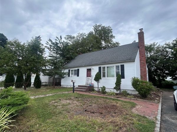 364 42nd Street , Lindenhurst, NY 11757