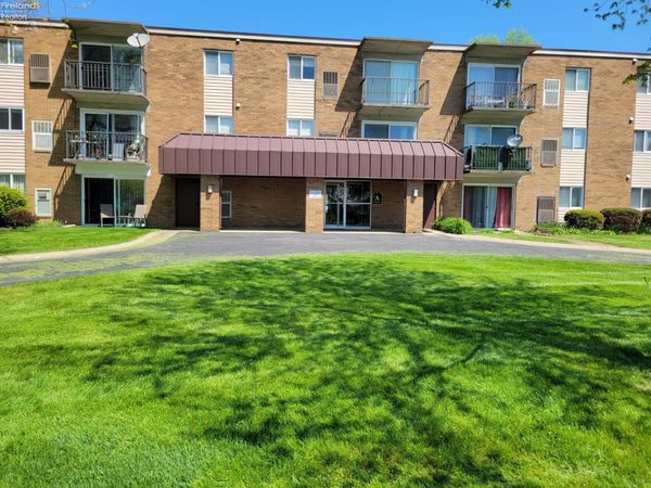 1305 S Lake Wilmer Drive, Unit 310, Sandusky, OH 44870
