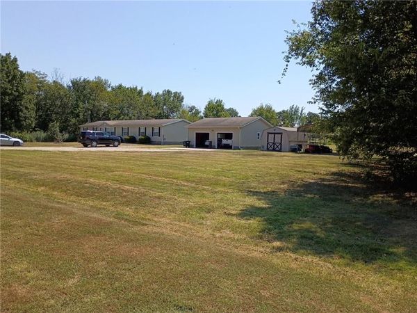 479 E 612th Street, Girard, KS 66743