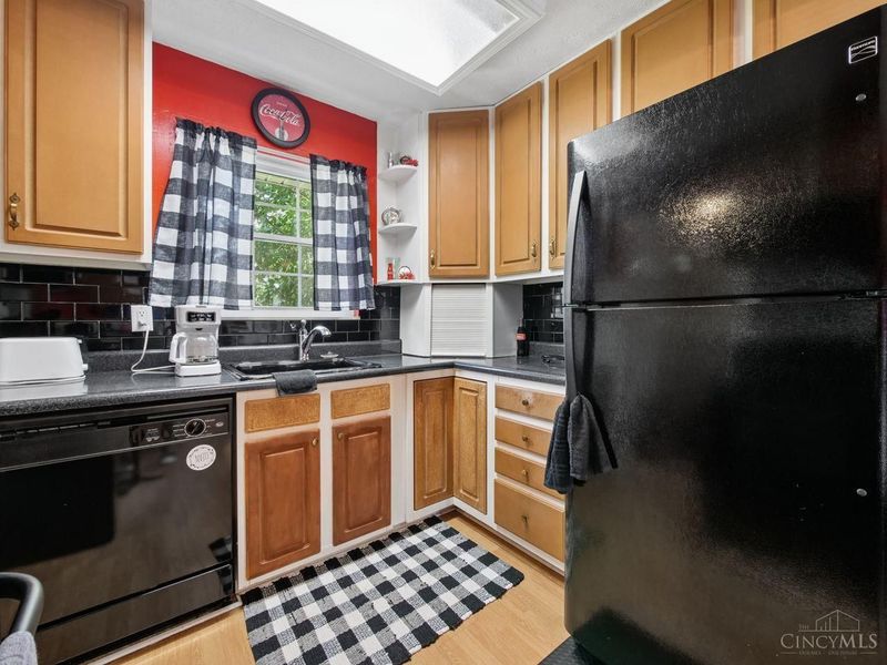 3394 Amberway Court, Cincinnati, OH 45251 Photo 10