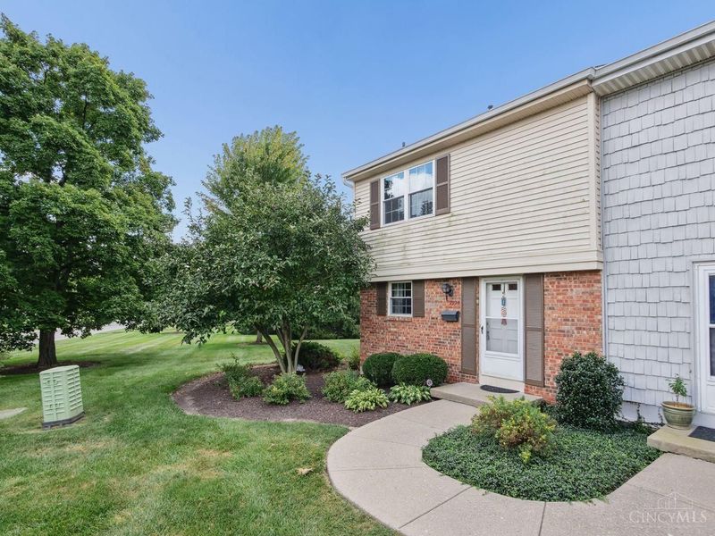 3394 Amberway Court, Cincinnati, OH 45251 Photo 5