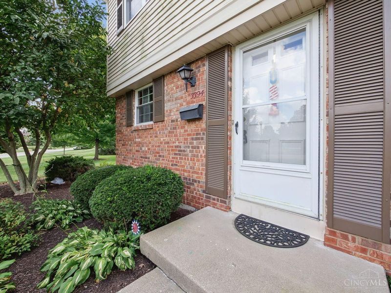 3394 Amberway Court, Cincinnati, OH 45251 Photo 6