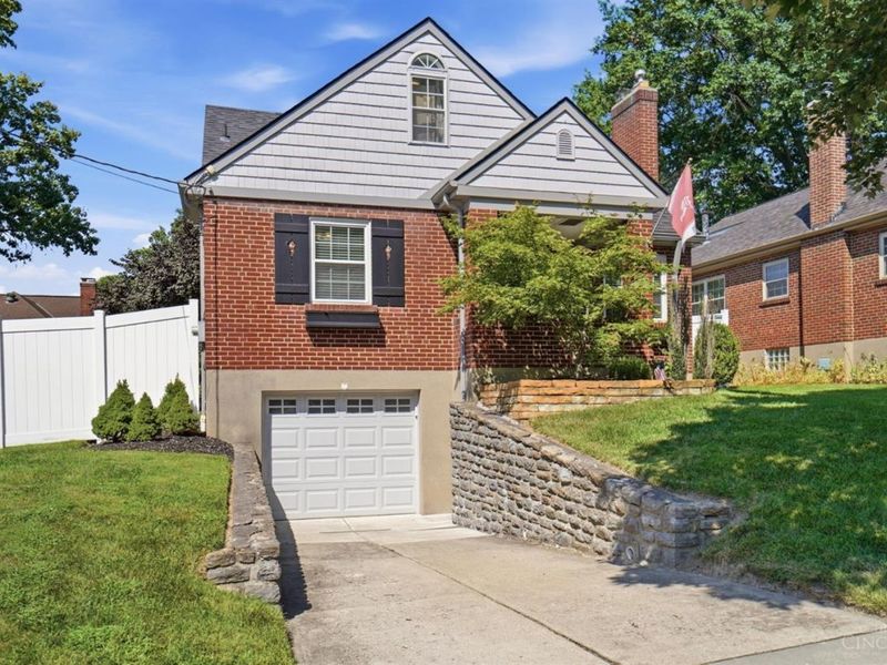 4133 Club View Drive, Cincinnati, OH 45209 Photo 2