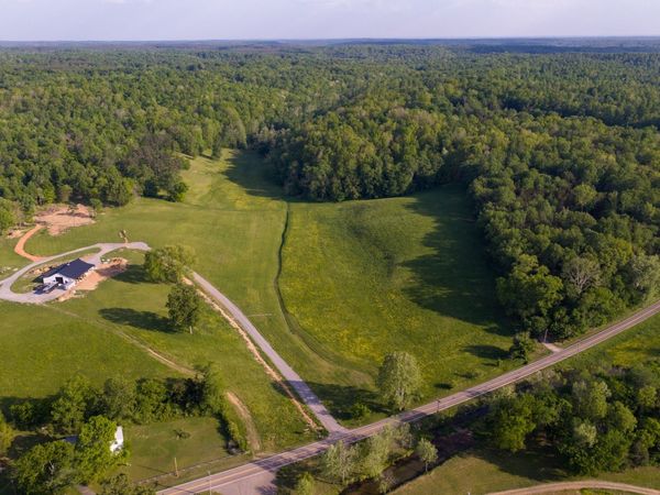 1 Pinewood Road , Nunnelly, TN 37137