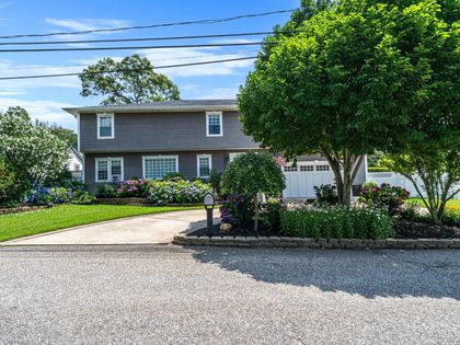 11 Elm Street  Ronkonkoma, NY 11779