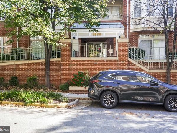 1855 STRATFORD PARK PLACE, Unit 215, RESTON, VA 20190
