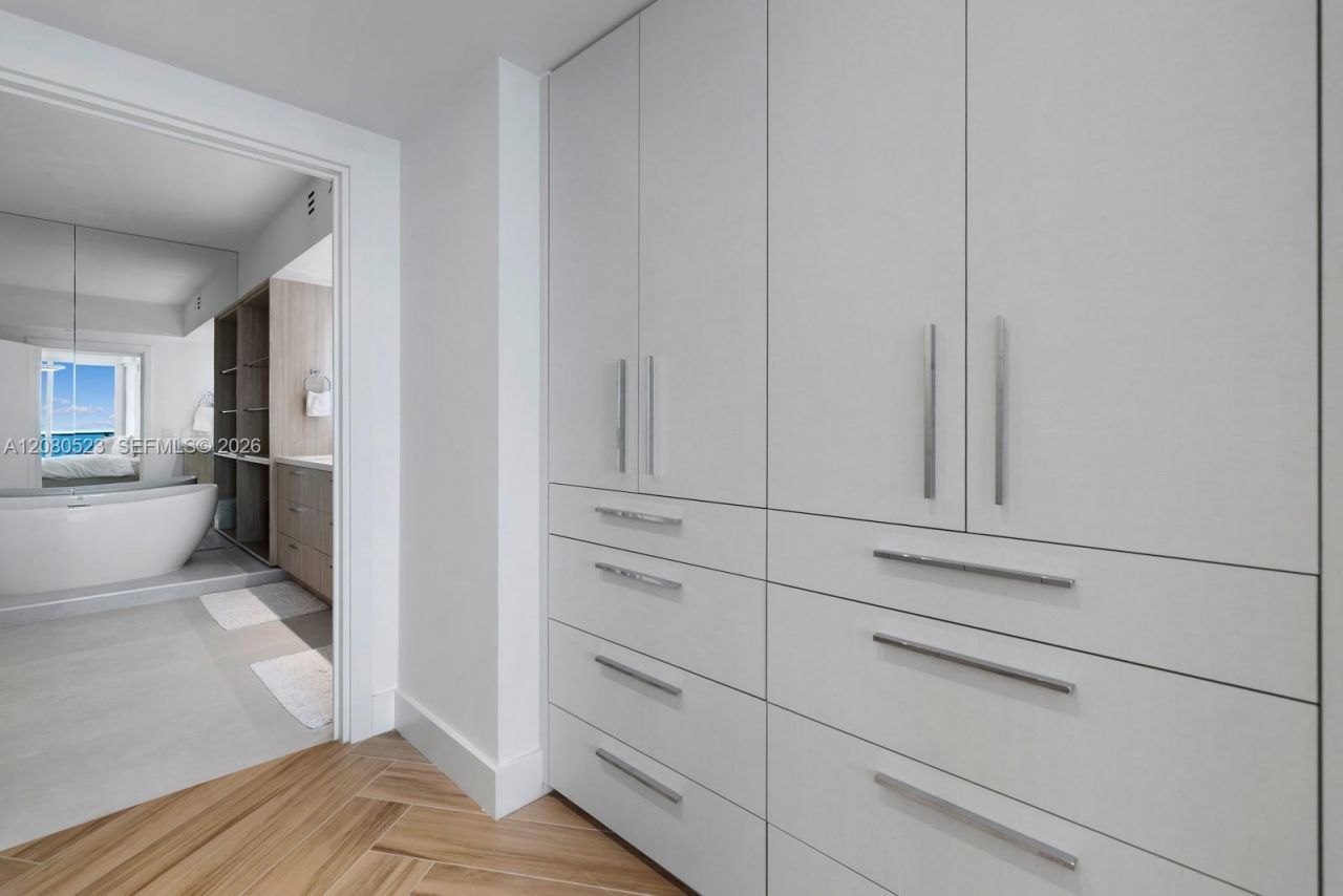 450 Alton Rd , Unit 2505, Miami Beach, FL 33139 Photo
