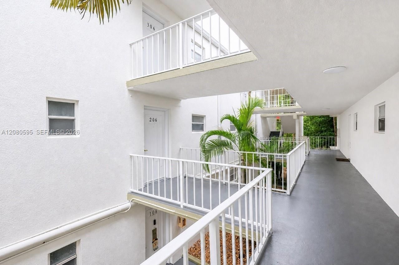4205 N University Dr , Unit 206, Sunrise, FL 33351 Photo