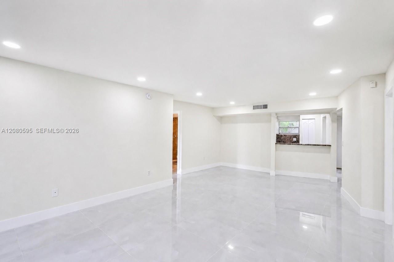 4205 N University Dr , Unit 206, Sunrise, FL 33351 Photo