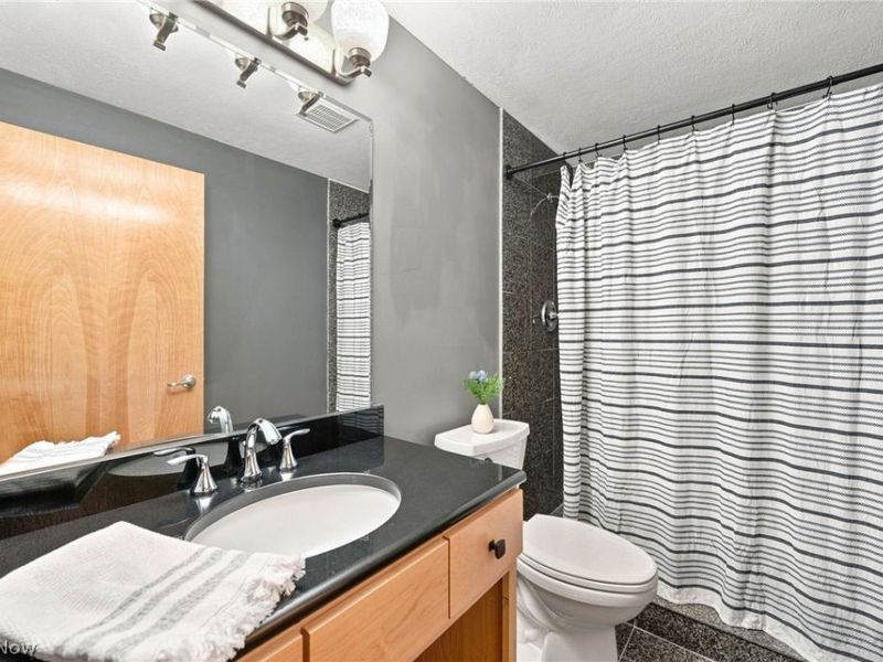 1237 Washington Avenue, Unit 402, Cleveland, OH 44113 Photo 19
