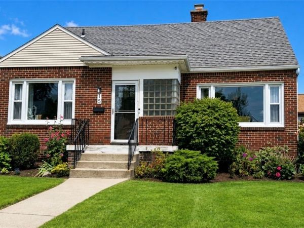 15 Kenton Road S, Buffalo, NY 14217