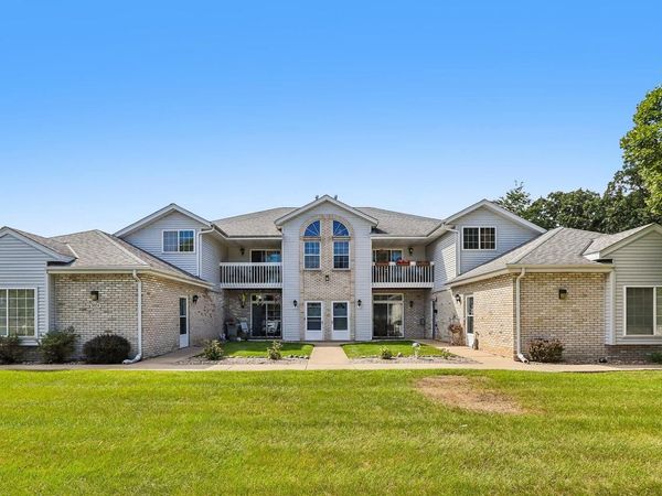 9101 S Aspen DRIVE, Unit 2, Oak Creek, WI 53154