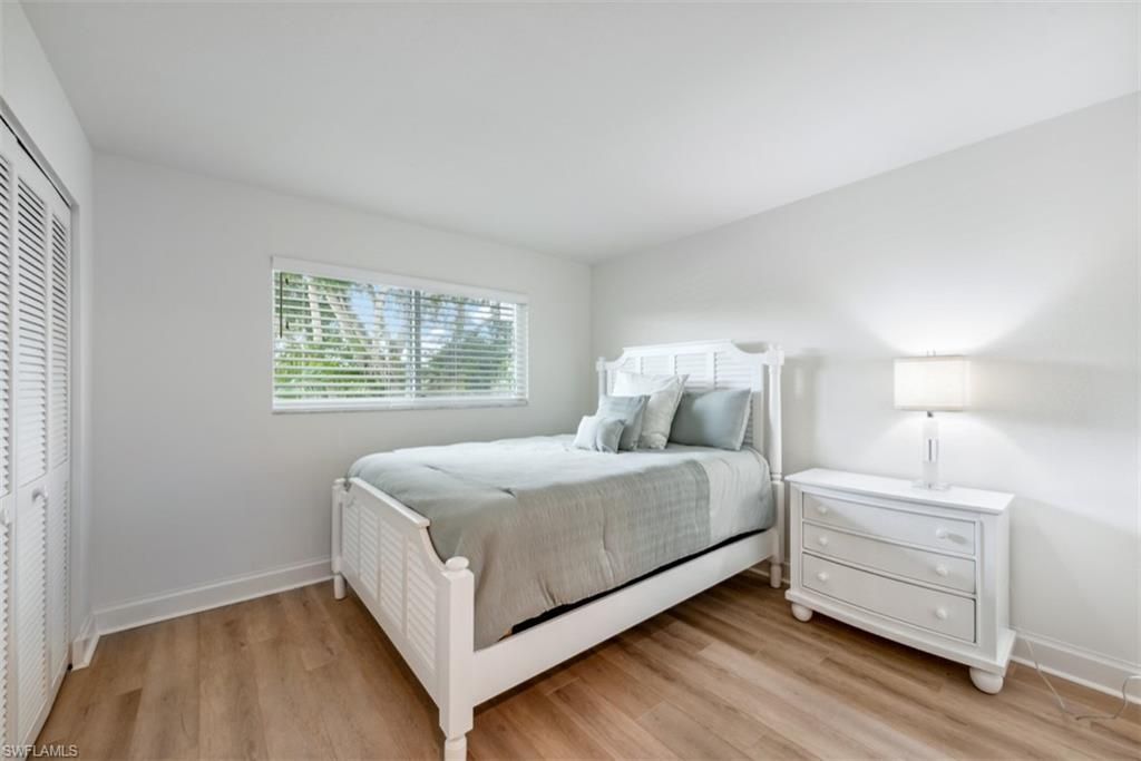 37 High Point Cir E, Unit 208, Naples, FL 34103 Photo